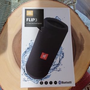 New, never used JBL portable bluetooth speaker